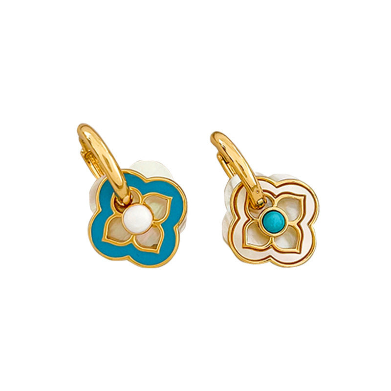 Original New Chinese Style Retro Light Luxury Four-leaf Clover Shell Ear Clip Without Ear Holes Fashionable Simple All-match High-end Earrings