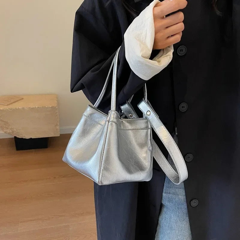 Design Sense Red Women New 2024 Fashion Texture Shoulder Bag Popular Popular Hand Tote Bags for Women Handbags Red Purse Bolsa