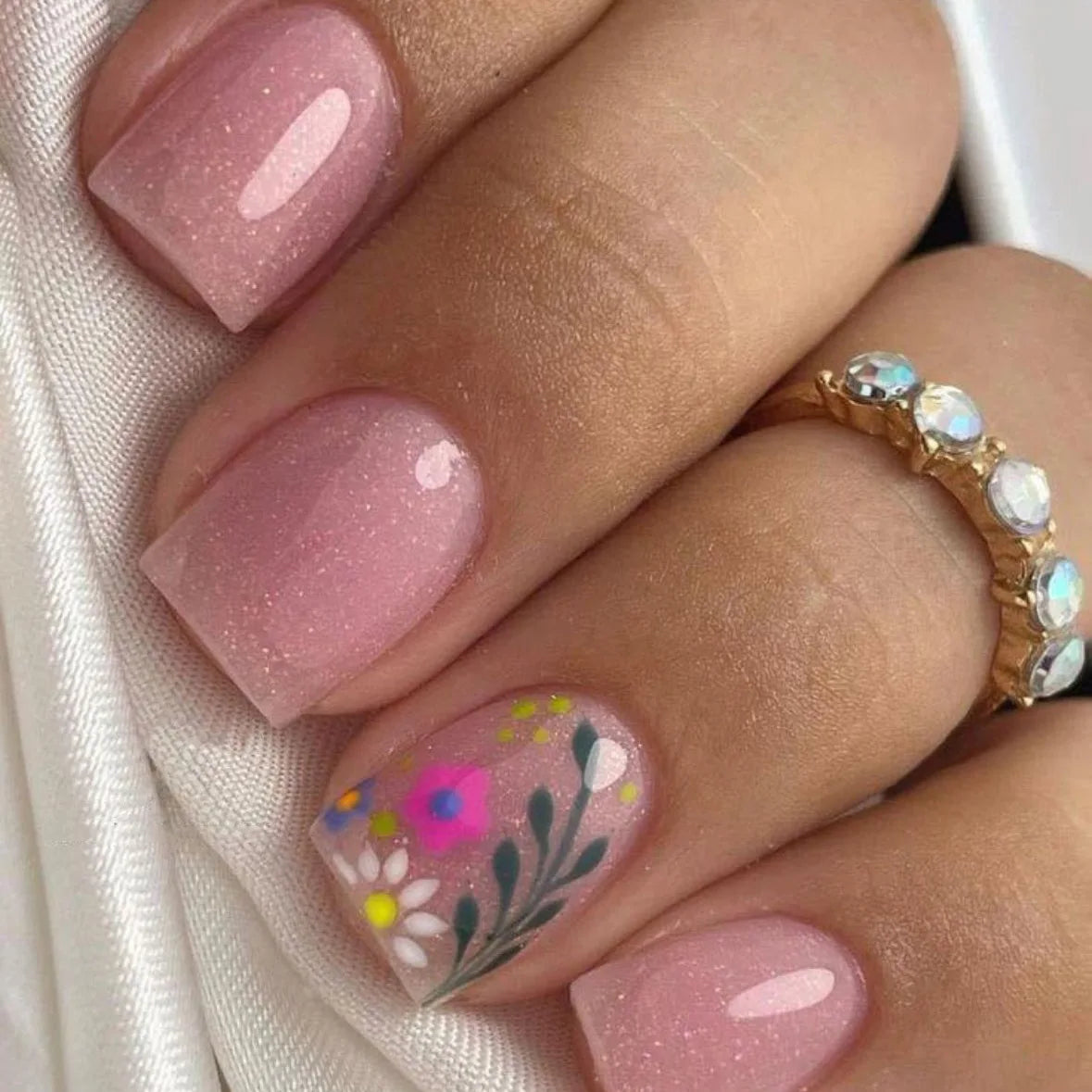24Pcs Fairy White Flower Fake Nails Pink French Tip Press on Nails Short Square Wearable False Nail for Girls DIY