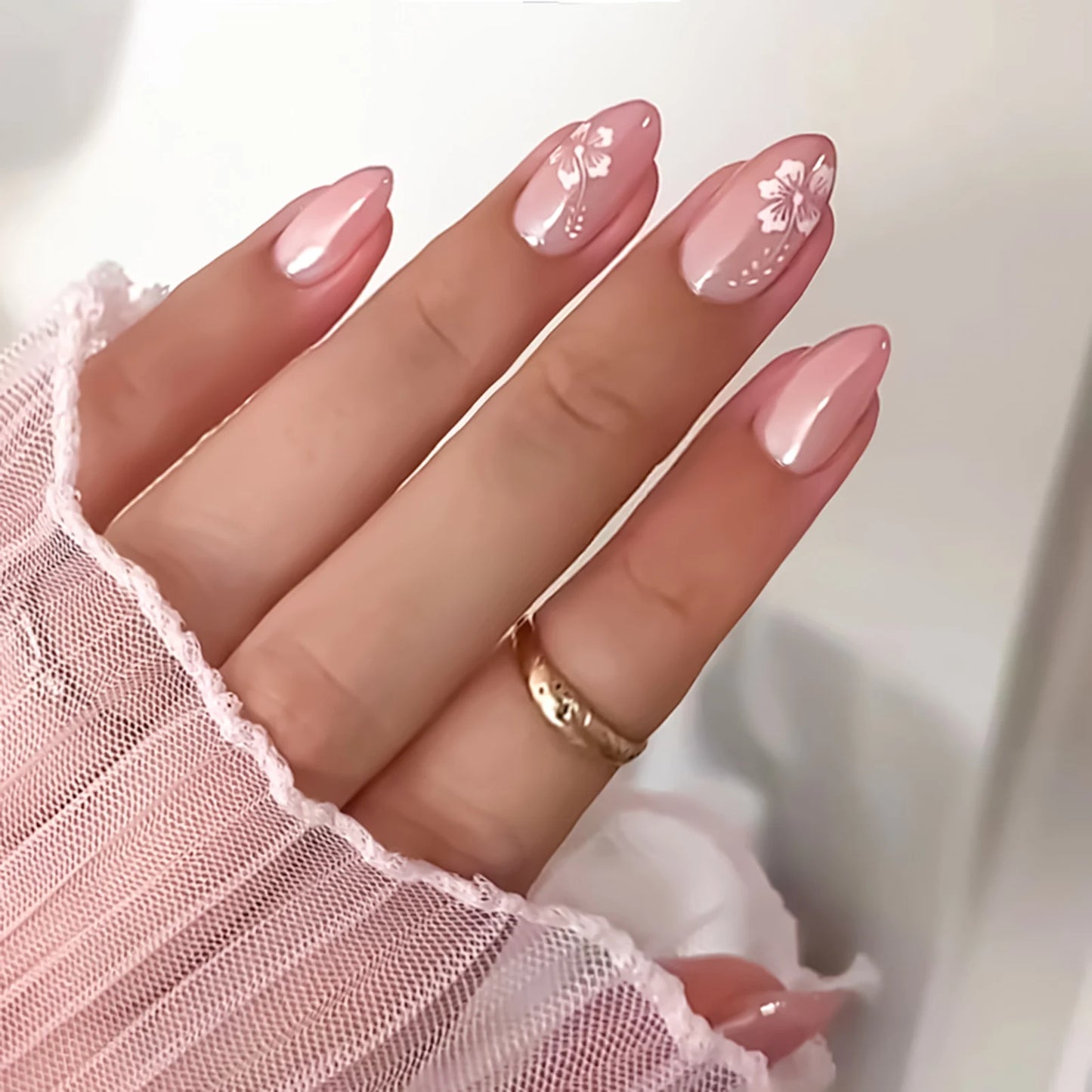 24Pcs Fairy White Flower Fake Nails Pink French Tip Press on Nails Short Square Wearable False Nail for Girls DIY