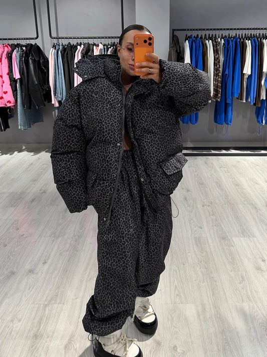 Women Leopard Print 2‑Piece Outfit Hooded Puffer Coat Wide Leg Pants Set Loose Warm Winter Street Ladies Matching Outfit Suit