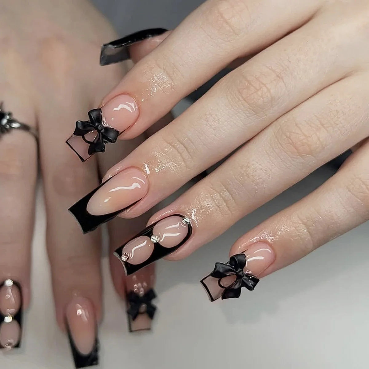 White French Press on Nails 3D Bowknot Fake Nails Tips Full Cover Wearable False Nails for Women and Girls DIY 24Pcs