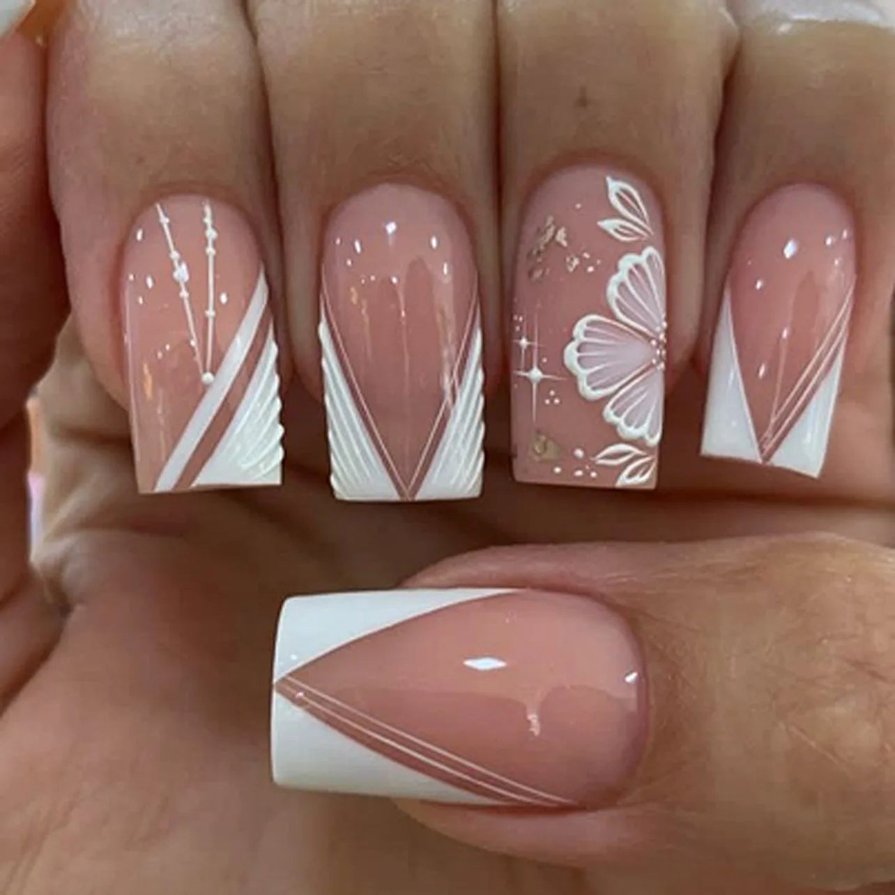24pcs Short French Press on Nails White Flower Stripes Print Fake Nail Tips Full Cover Wearable Square Head False Nail Tips