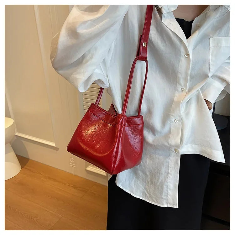 Design Sense Red Women New 2024 Fashion Texture Shoulder Bag Popular Popular Hand Tote Bags for Women Handbags Red Purse Bolsa