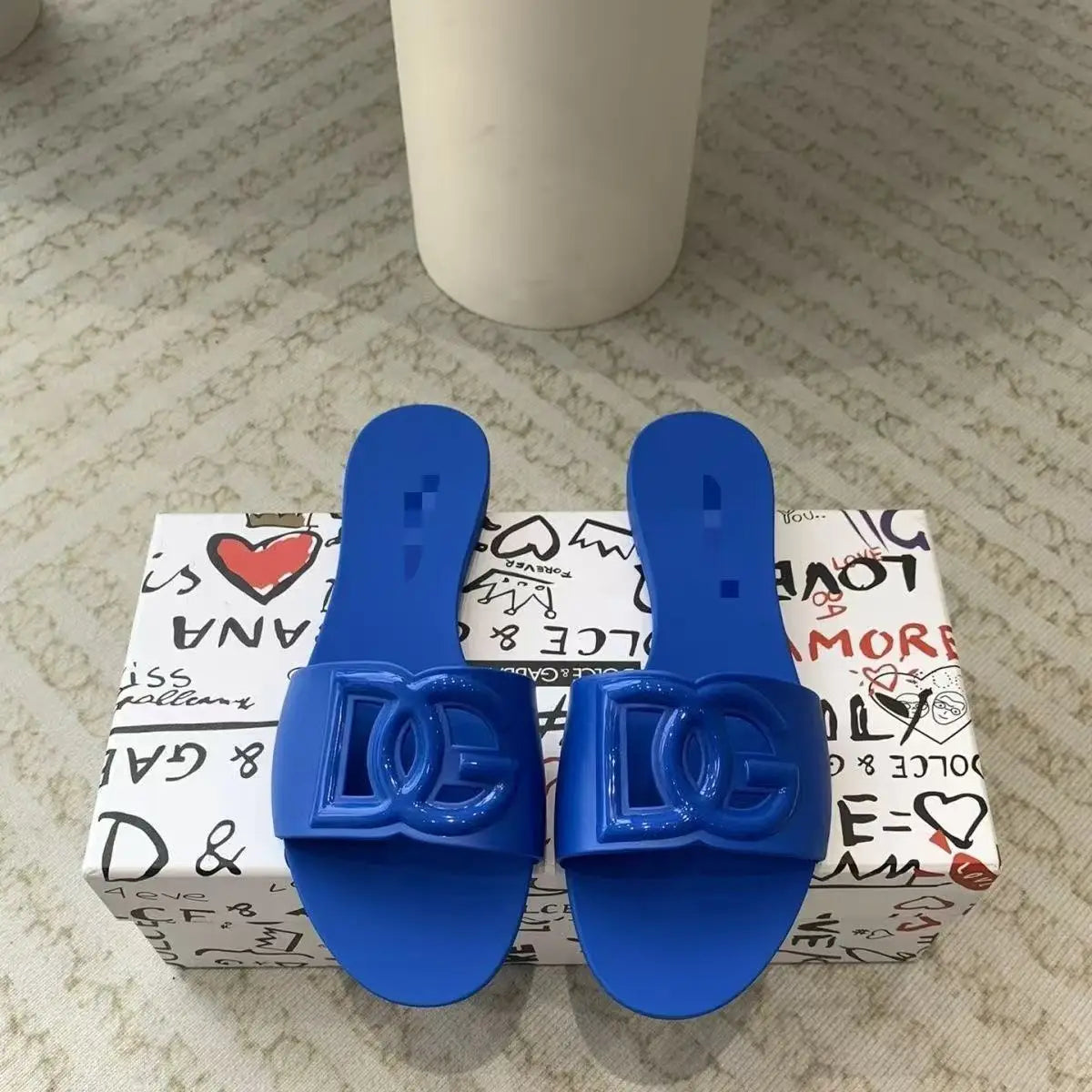 New Summer Ins Trendy Women's Slippers, Flat-soled Hollow Flip-flops, Fashionable and Versatile Casual Sandals