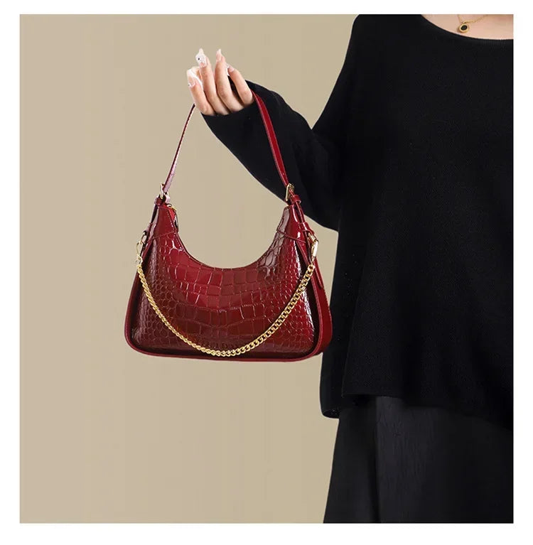 Women's Large - Capacity Tote Bag | Casual Simple Shoulder Style, Retro - Inspired Design for Commuting, Spacious Interior