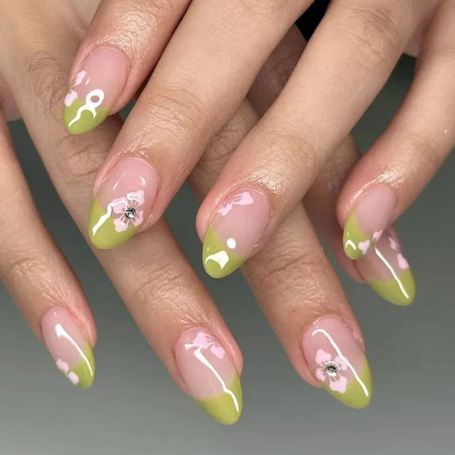 24Pcs Fairy White Flower Fake Nails Pink French Tip Press on Nails Short Square Wearable False Nail for Girls DIY