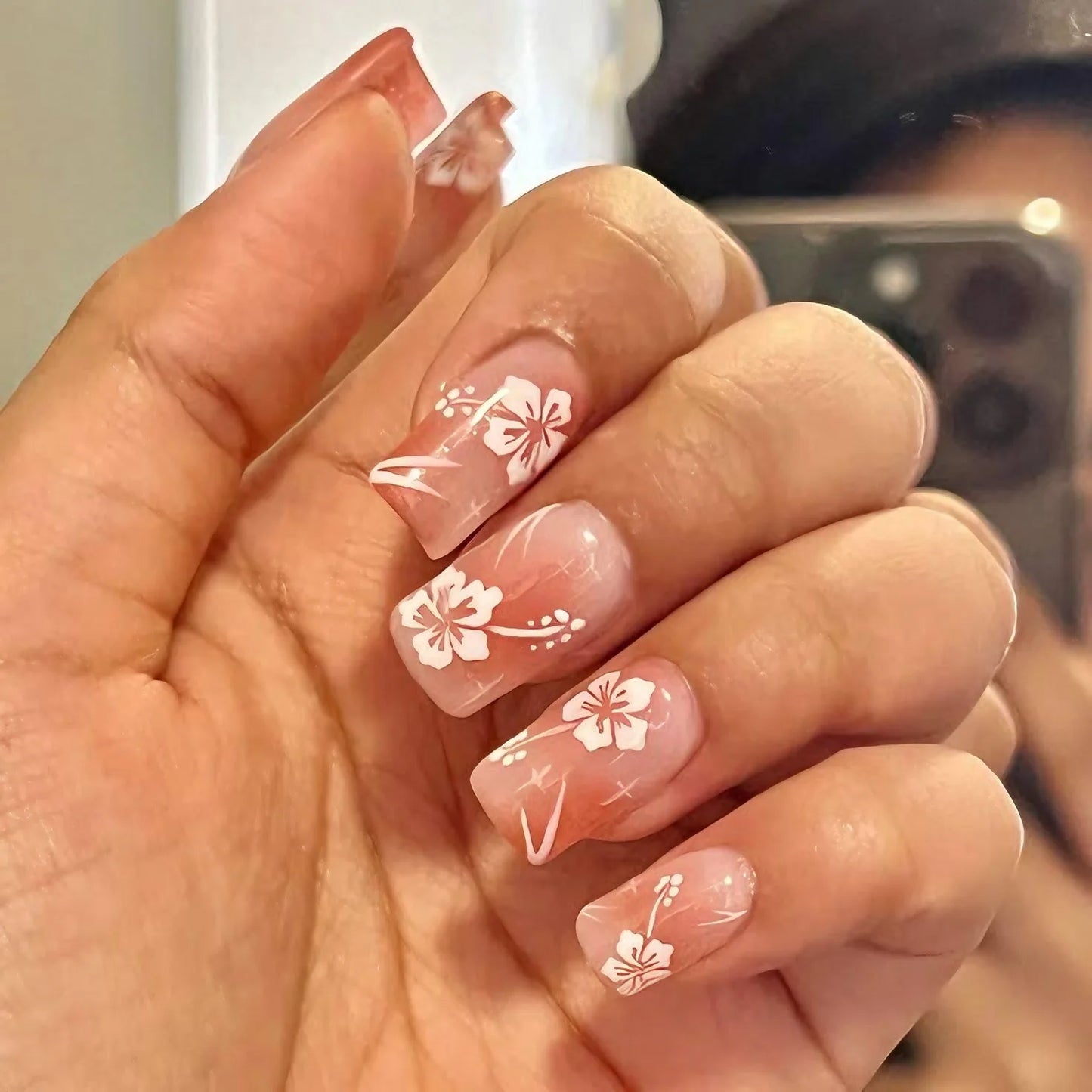 24Pcs Fairy White Flower Fake Nails Pink French Tip Press on Nails Short Square Wearable False Nail for Girls DIY