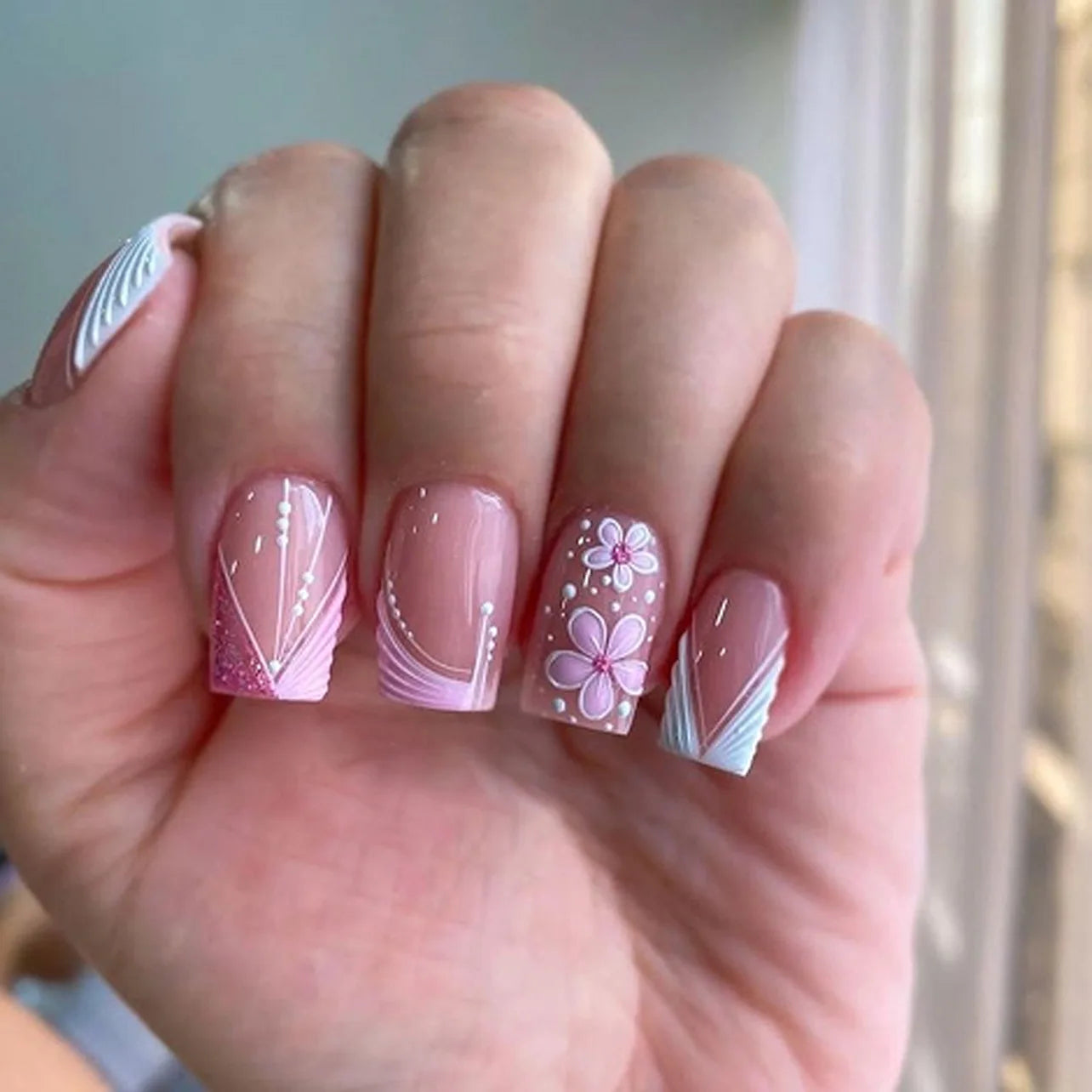 24pcs Short French Press on Nails with 3D Flower Design Fake Nail Tips Wearable Full Cover European Coffin Ballet Fake Nails