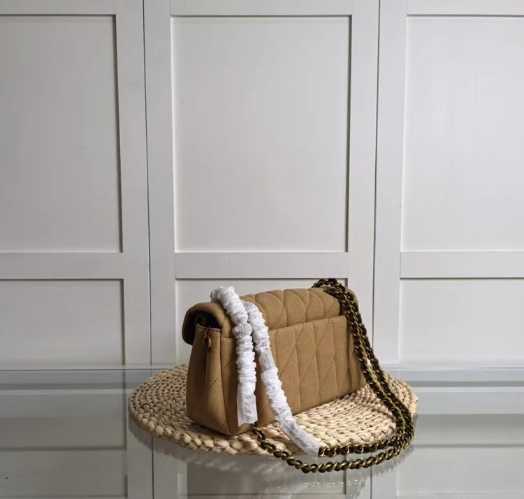 2025 New Arrival Chain Crossbody Bag, Quilted Sheepskin Shoulder Bag, Fashion Tote and Underarm Bag for Women