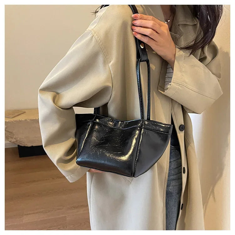 Design Sense Red Women New 2024 Fashion Texture Shoulder Bag Popular Popular Hand Tote Bags for Women Handbags Red Purse Bolsa
