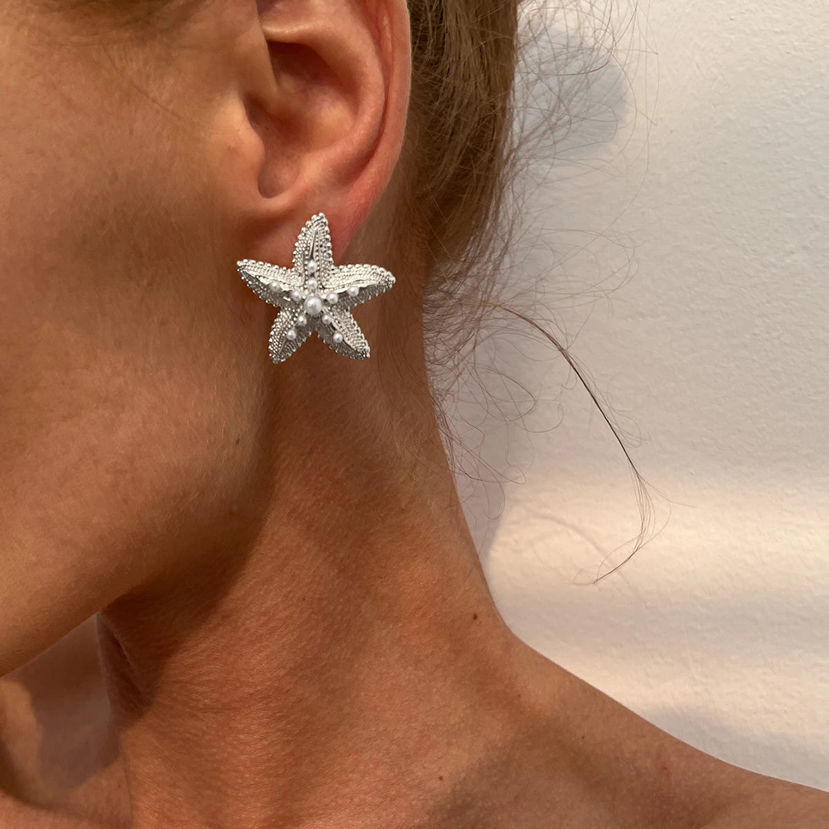 Ingemark Boho Imitation Pearl Metal Starfish Stud Earrings for Women Punk Gold Color Piercing Earrings Aesthetic Summer Jewelry