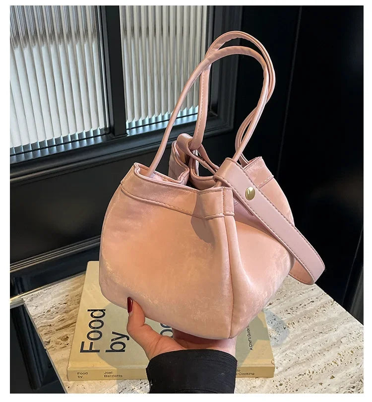 Design Sense Red Women New 2024 Fashion Texture Shoulder Bag Popular Popular Hand Tote Bags for Women Handbags Red Purse Bolsa