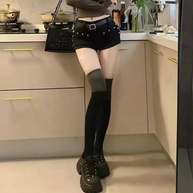 Ladies Popular Sexy Low Waist Y2k Jeans Female Vintage Korean Fashion Mini Pants Girls Vintage Designer Gothic Black Shorts