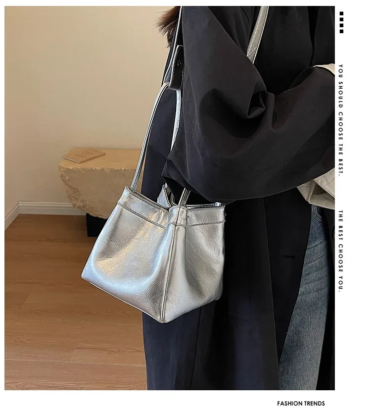 Design Sense Red Women New 2024 Fashion Texture Shoulder Bag Popular Popular Hand Tote Bags for Women Handbags Red Purse Bolsa