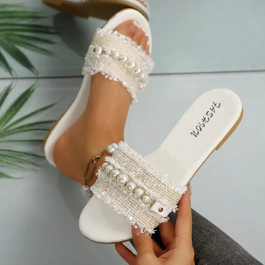 Women's Shoes New Fashion Slippers with Pearl Buckle, Versatile Solid Color Metal Decoration, Round Toe, Pearl Chain, Flat Sandals