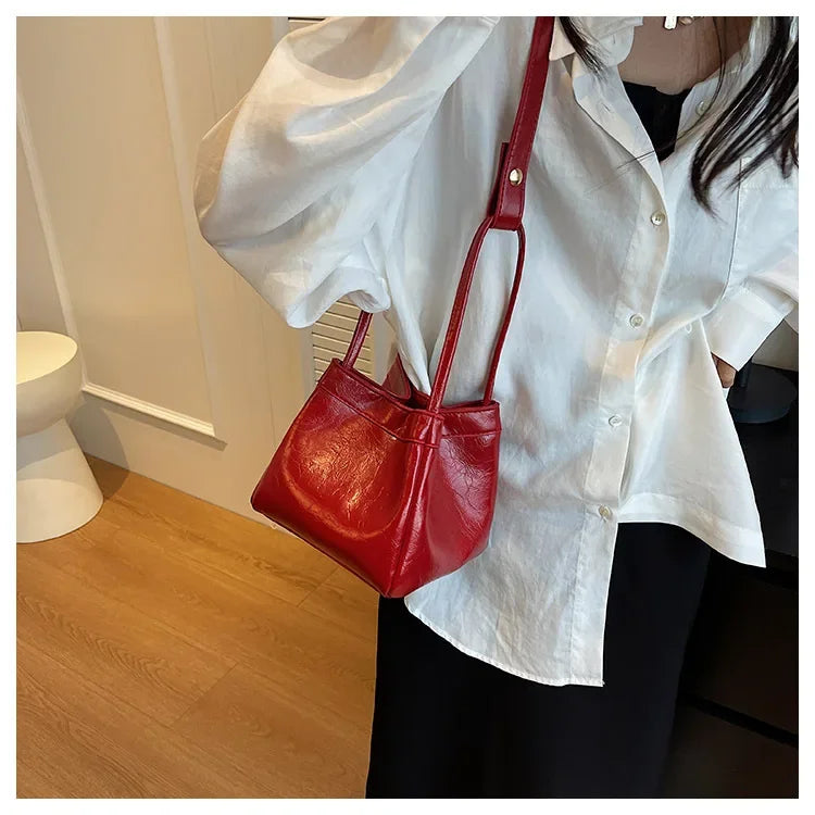 Design Sense Red Women New 2024 Fashion Texture Shoulder Bag Popular Popular Hand Tote Bags for Women Handbags Red Purse Bolsa