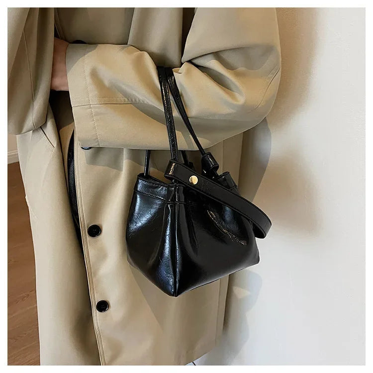 Design Sense Red Women New 2024 Fashion Texture Shoulder Bag Popular Popular Hand Tote Bags for Women Handbags Red Purse Bolsa