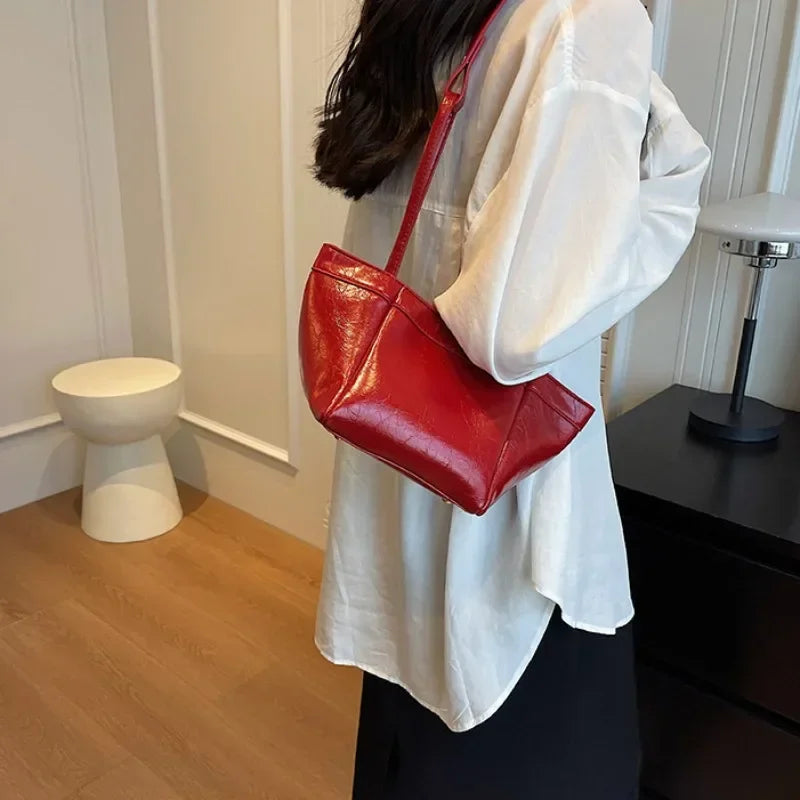 Design Sense Red Women New 2024 Fashion Texture Shoulder Bag Popular Popular Hand Tote Bags for Women Handbags Red Purse Bolsa