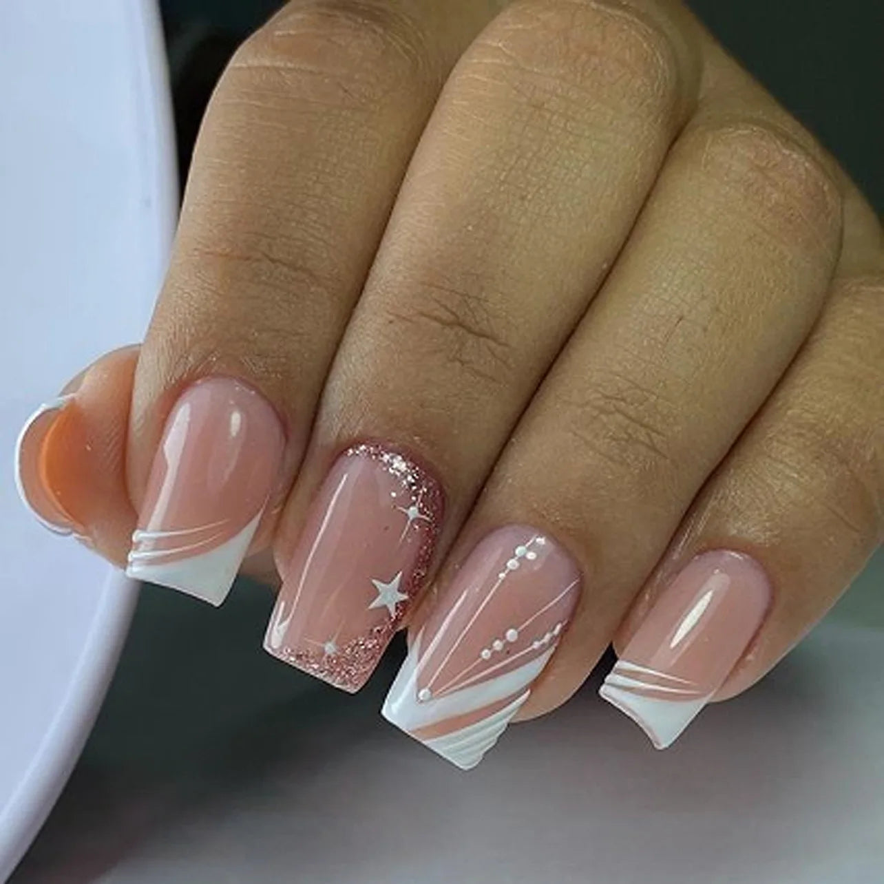 24pcs Short French Press on Nails White Flower Stripes Print Fake Nail Tips Full Cover Wearable Square Head False Nail Tips