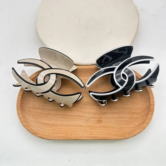 1pc Double C small fragrance French texture hair clip, shark clip hair accessory, women's light luxury hair clip hair accessory