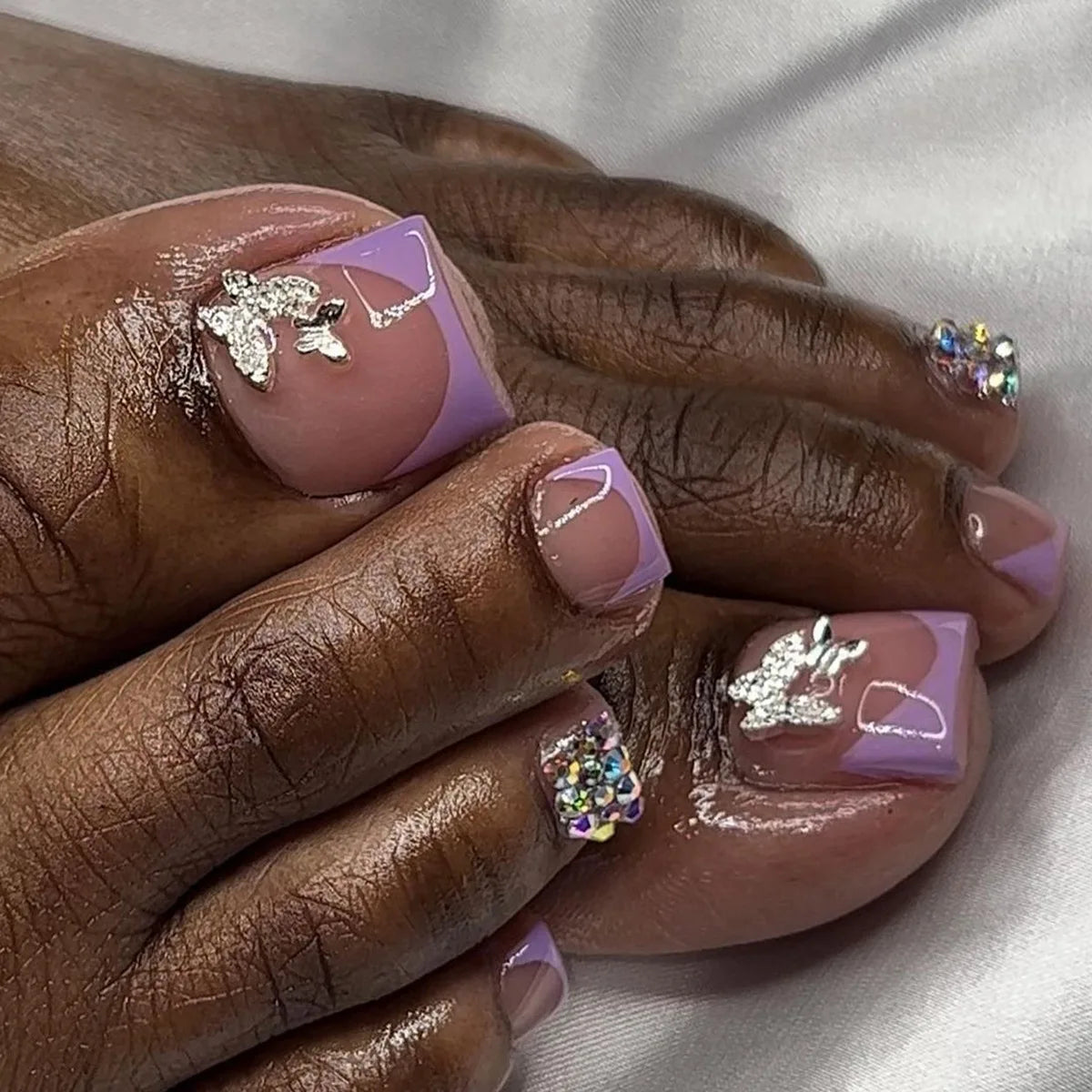 24pcs Sweet French False Nails Shiny 3d Dimaond Flowers Design Fake Nails Wearable Detachabe Summer Press on Nails for Girls