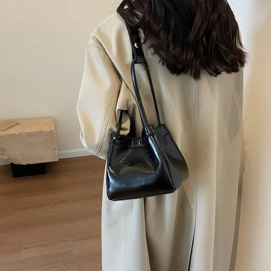 Design Sense Red Women New 2024 Fashion Texture Shoulder Bag Popular Popular Hand Tote Bags for Women Handbags Red Purse Bolsa