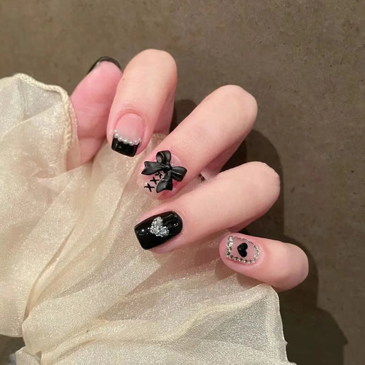 Short French Fake Nails Black Bow Design Press on Nail Tips with Glitter Love Heart Pattern Artificial Nail Tips for Girls 24pcs