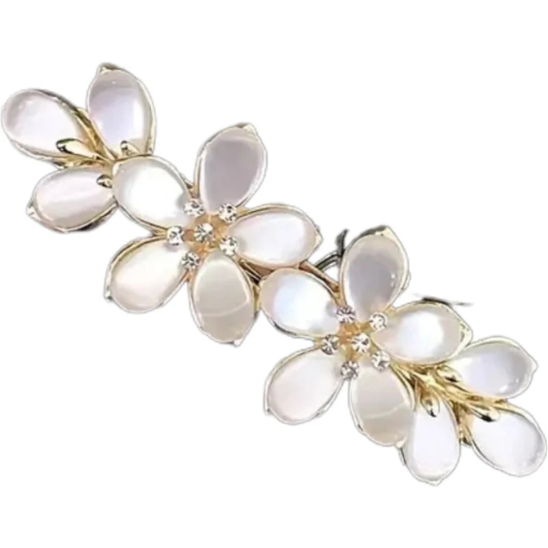 White Flower and Imitation Pearl Hair Clip