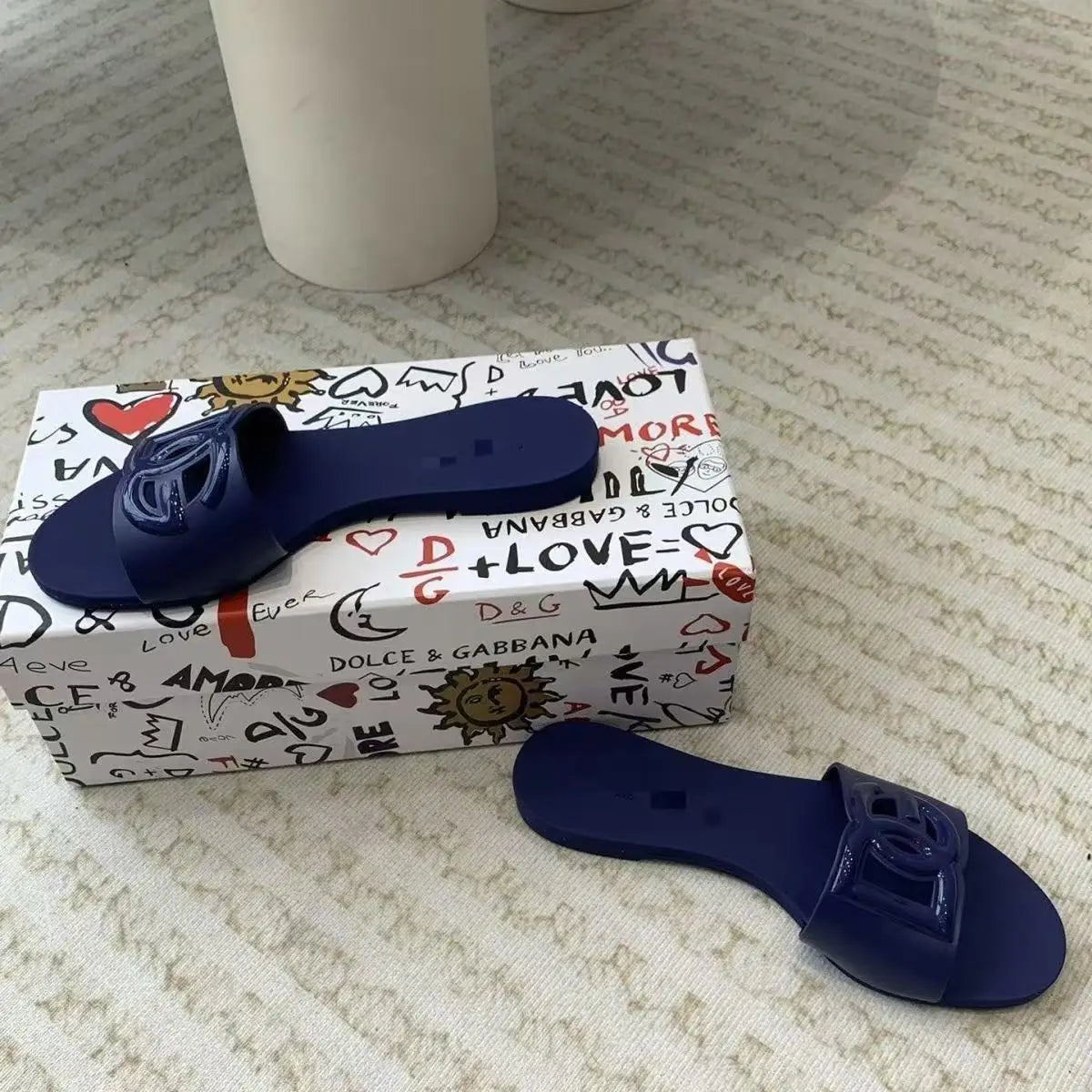 New Summer Ins Trendy Women's Slippers, Flat-soled Hollow Flip-flops, Fashionable and Versatile Casual Sandals