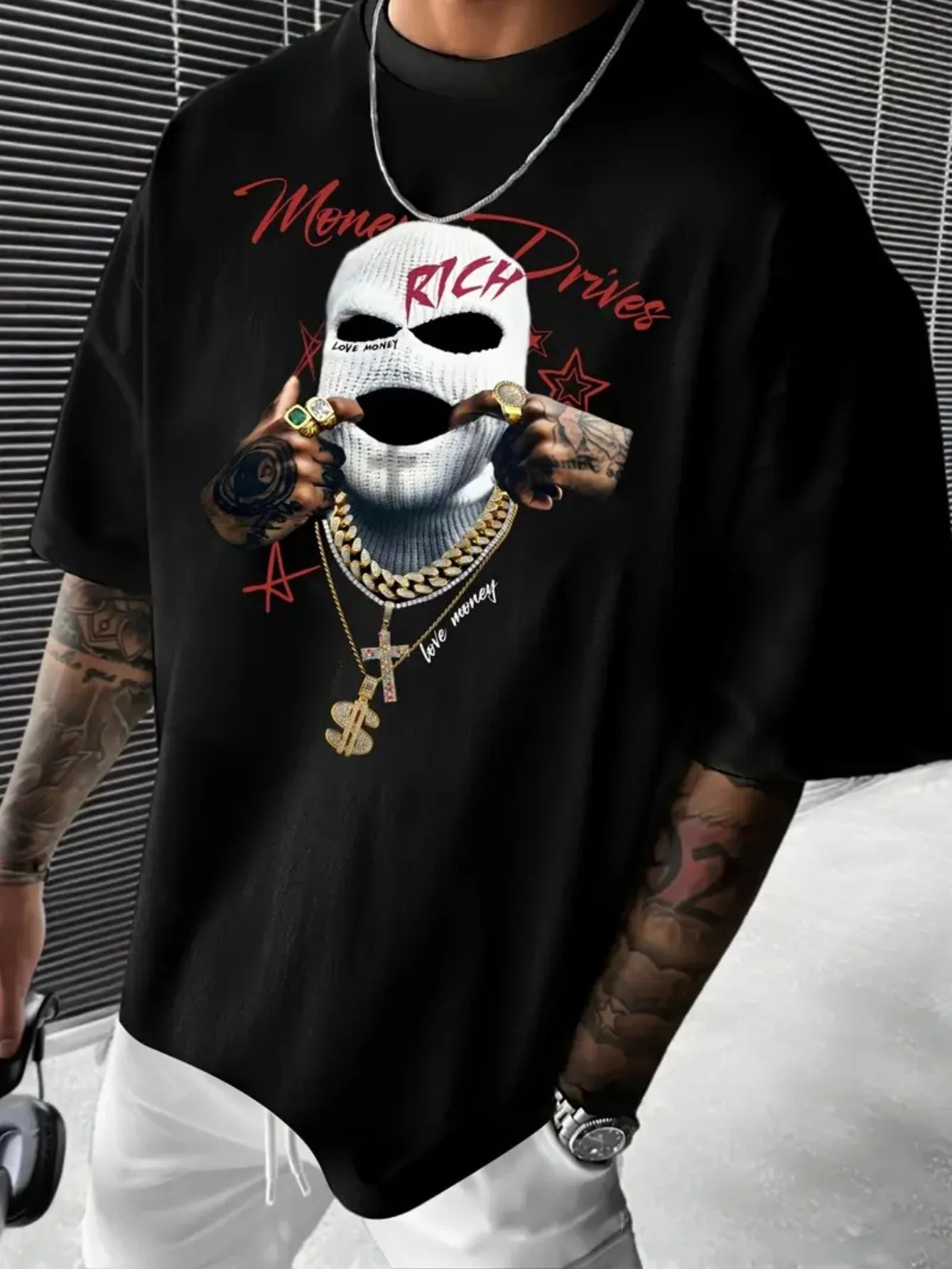 The 2025 summer new men's T-shirt is a casual and fashionable hooded retro hip-hop men's T-shirt with gangster prints