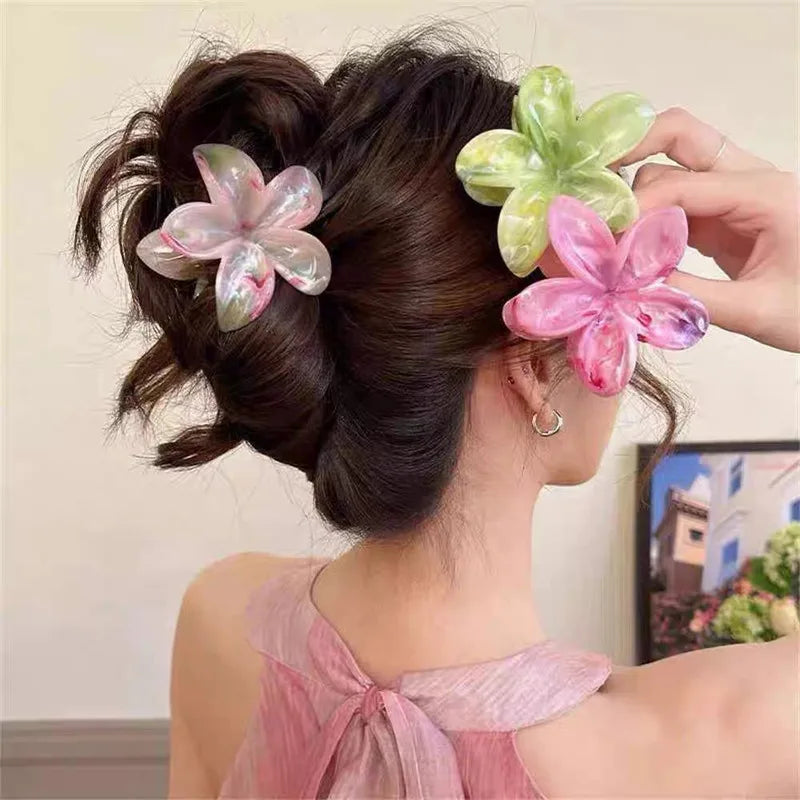 Summer Hawaiian Flower Hair Claw Clip Fashion Plastic Flower Hairpins Ponytail Clips Barrettes Beach Hair Accessories Headwear