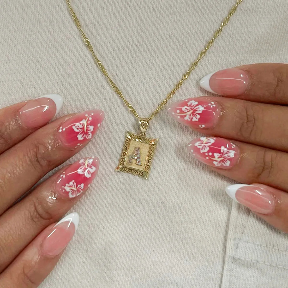 24Pcs Fairy White Flower Fake Nails Pink French Tip Press on Nails Short Square Wearable False Nail for Girls DIY
