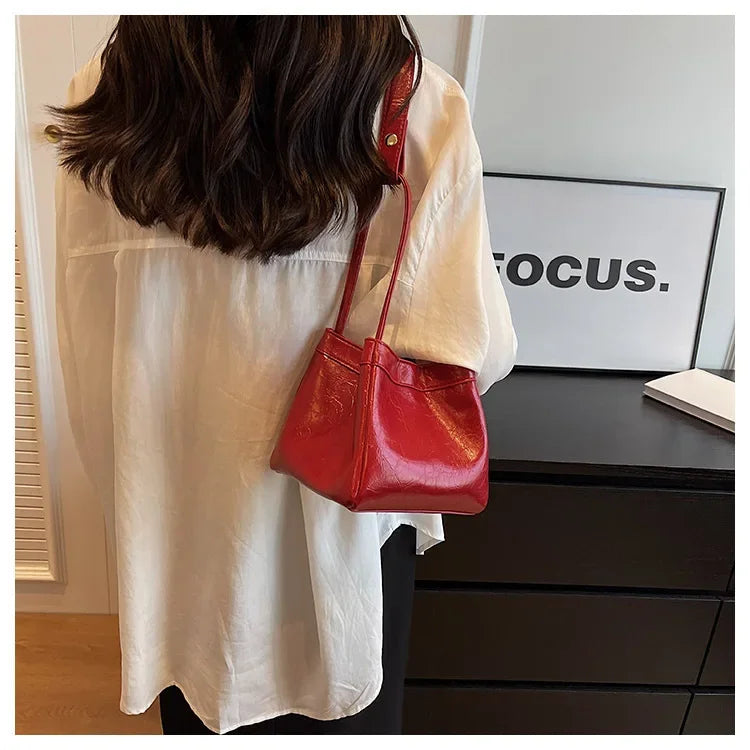 Design Sense Red Women New 2024 Fashion Texture Shoulder Bag Popular Popular Hand Tote Bags for Women Handbags Red Purse Bolsa
