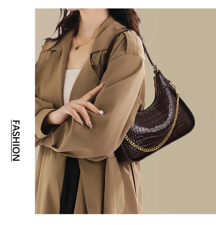 Women's Large - Capacity Tote Bag | Casual Simple Shoulder Style, Retro - Inspired Design for Commuting, Spacious Interior