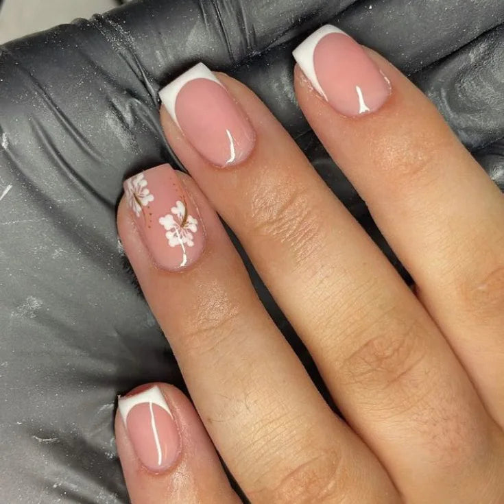 24Pcs Fairy White Flower Fake Nails Pink French Tip Press on Nails Short Square Wearable False Nail for Girls DIY