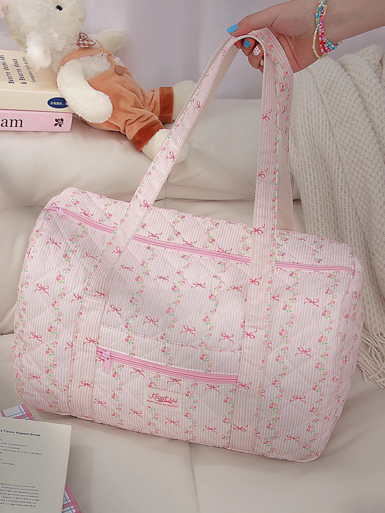 1pcs pink striped travel makeup bag,fashionable and casual portable makeup bag, large capacity cute travel toiletry bag