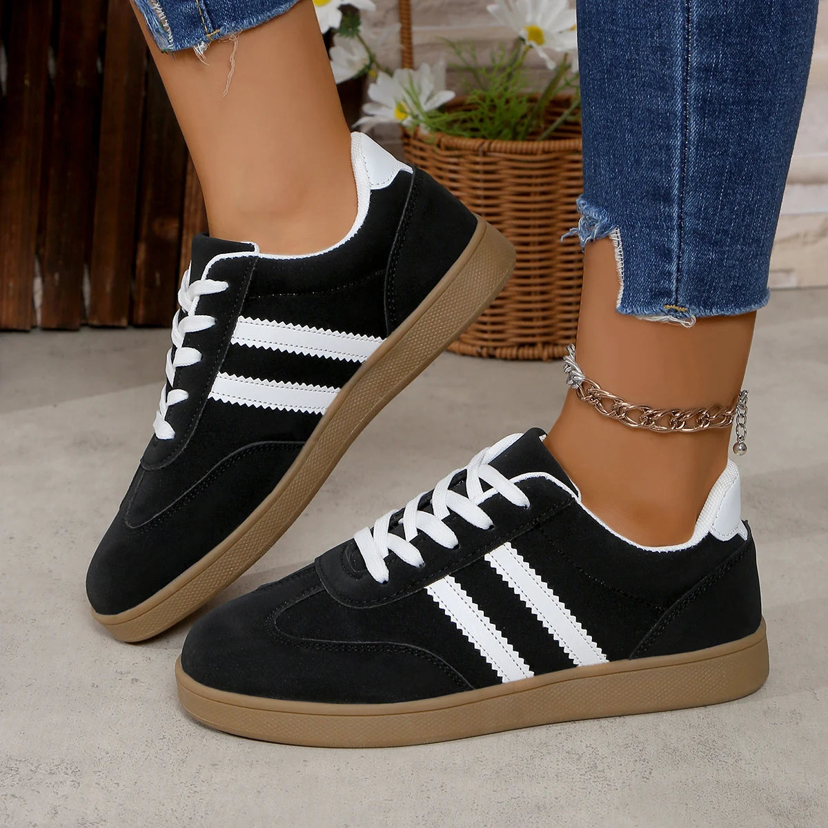 Women Sneakers 2025 New Trend Casual Flats Sneakers Female Fashion Comfort Vulcanized Platform Shoes Women Zapatos De Mujer