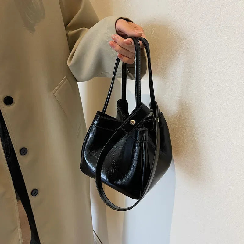 Design Sense Red Women New 2024 Fashion Texture Shoulder Bag Popular Popular Hand Tote Bags for Women Handbags Red Purse Bolsa