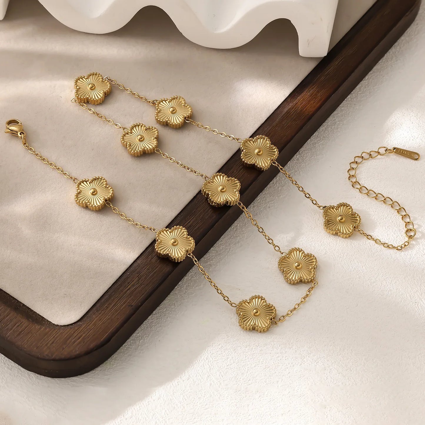 10 Flower Y2K Laser Stainless Steel Five Leaf Flower Waterproof Necklace Simple for ladies Daily Party Aesthetic Jewelry Clover