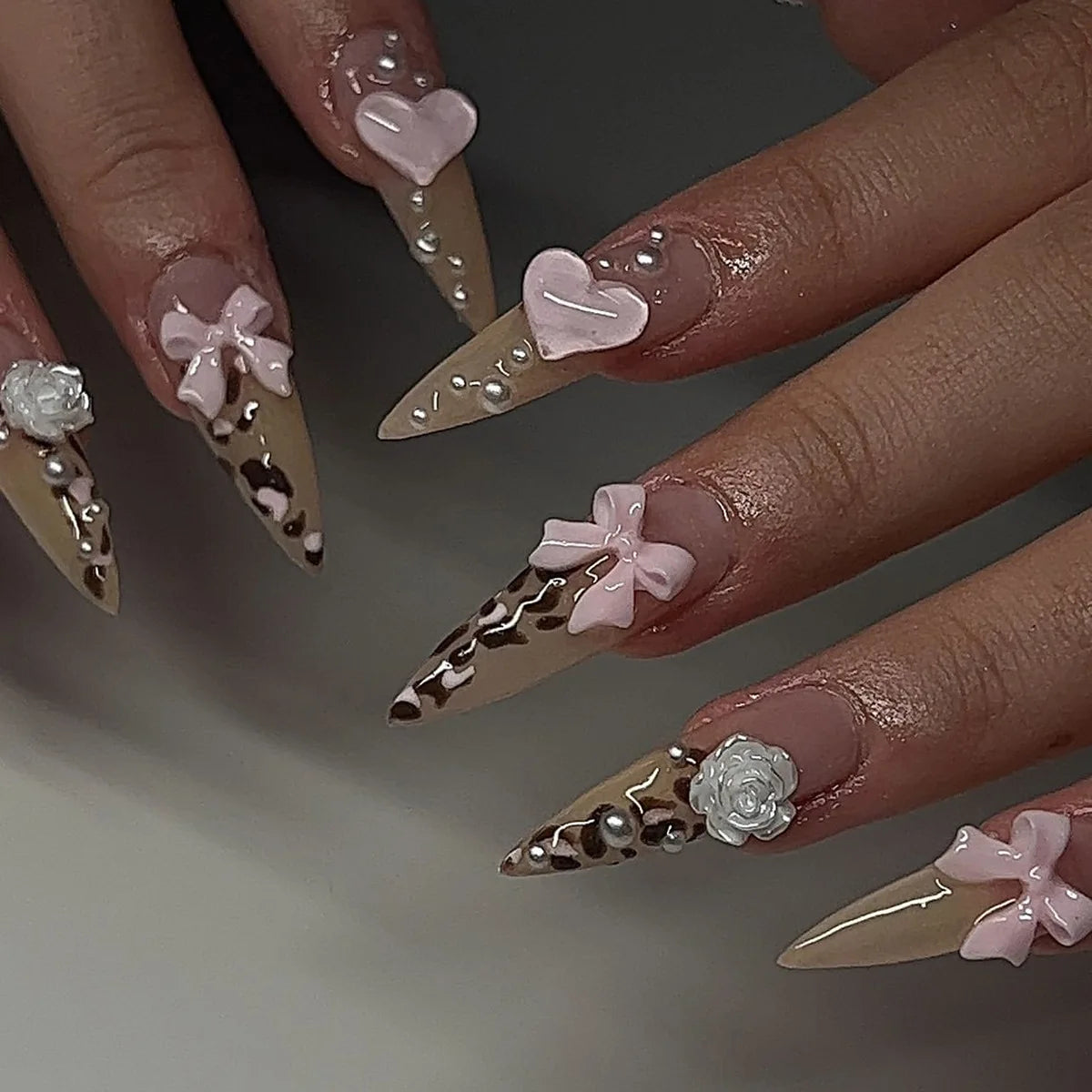 24pcs Nude Pink False Nails Patches 3D Bowknots Flower Press On Nails 2024 New Wearable White French Style Fake Nail Tips