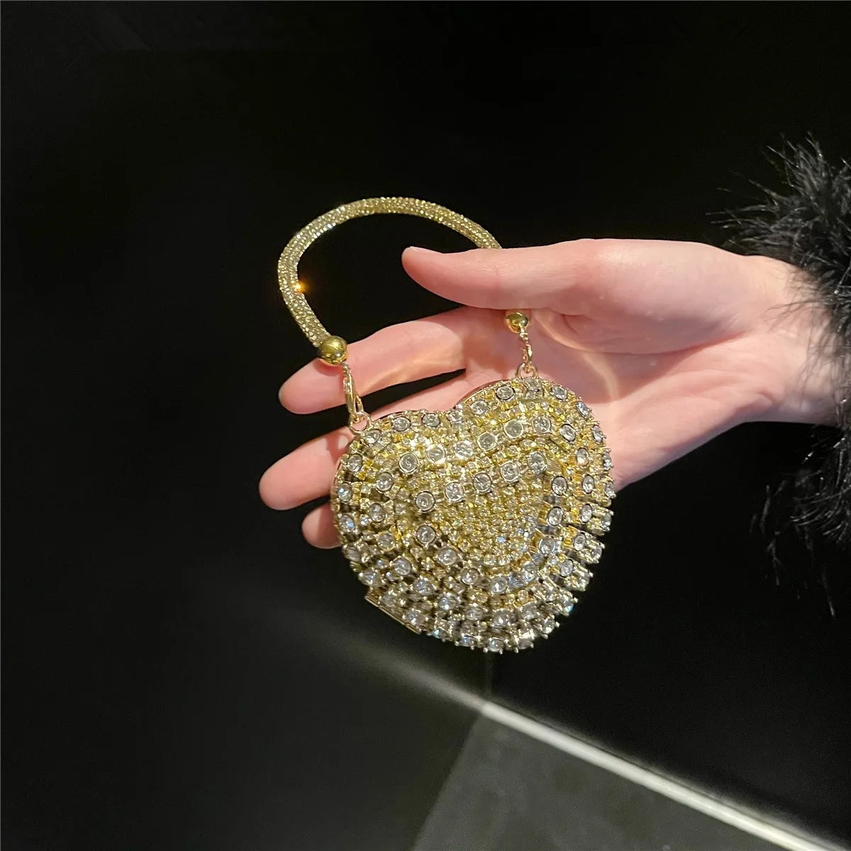 Luxury Small Bling Heart Shape Diamond Evening Clutch Rhinestones Purse Ladies Fashion Bag Designer for Women Chain Shoulder Bag