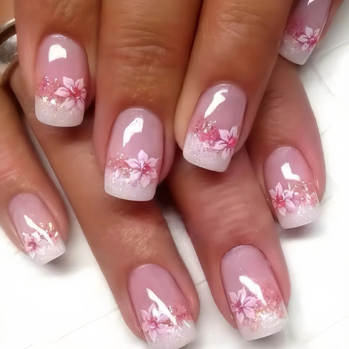24Pcs Fairy White Flower Fake Nails Pink French Tip Press on Nails Short Square Wearable False Nail for Girls DIY