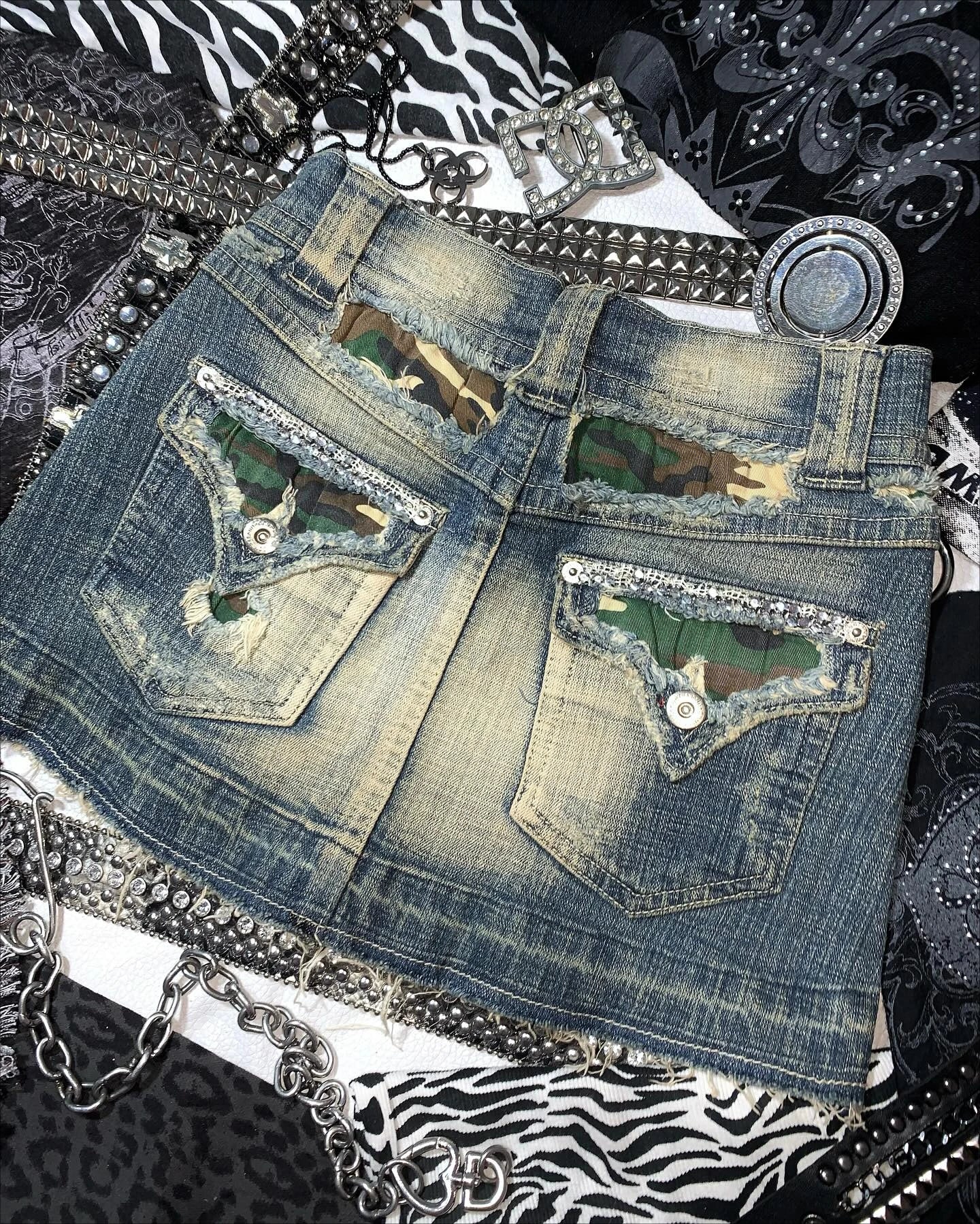 Y2k Retro Washed Camouflage Pattern Mini Skirt with High Waist and Hip Wrapped A Line Pleated Skirt Fashion Gothic jeans Skirts