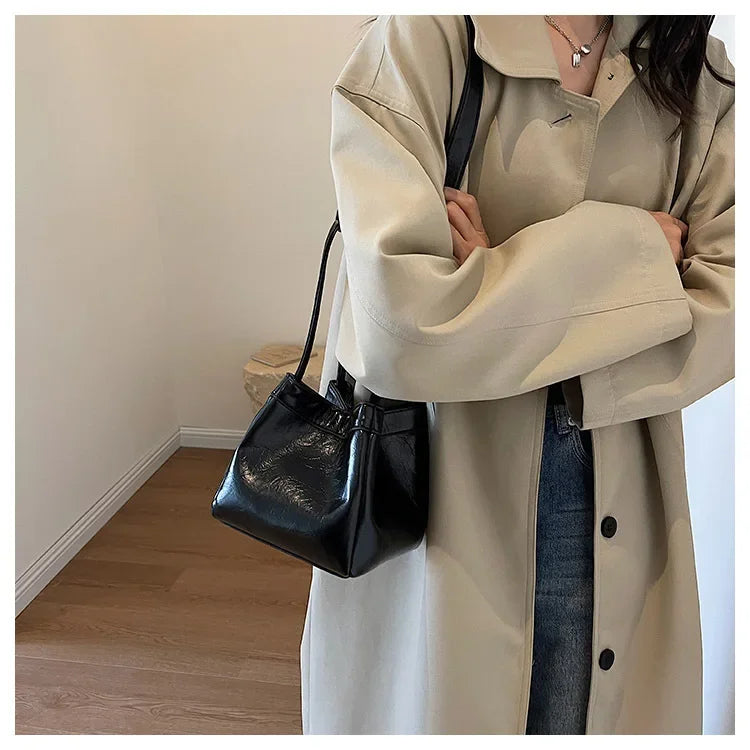 Design Sense Red Women New 2024 Fashion Texture Shoulder Bag Popular Popular Hand Tote Bags for Women Handbags Red Purse Bolsa