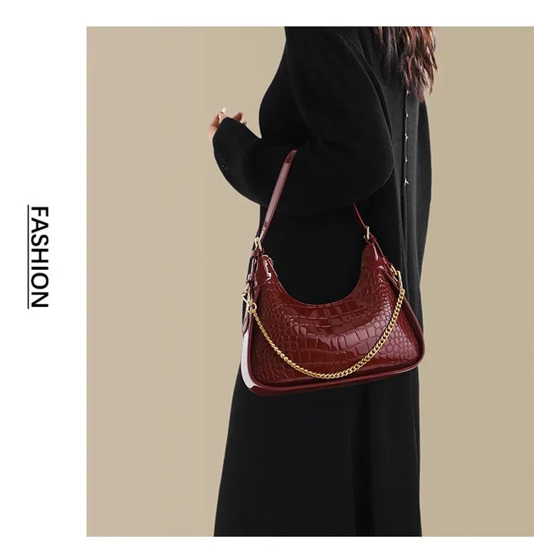 Women's Large - Capacity Tote Bag | Casual Simple Shoulder Style, Retro - Inspired Design for Commuting, Spacious Interior