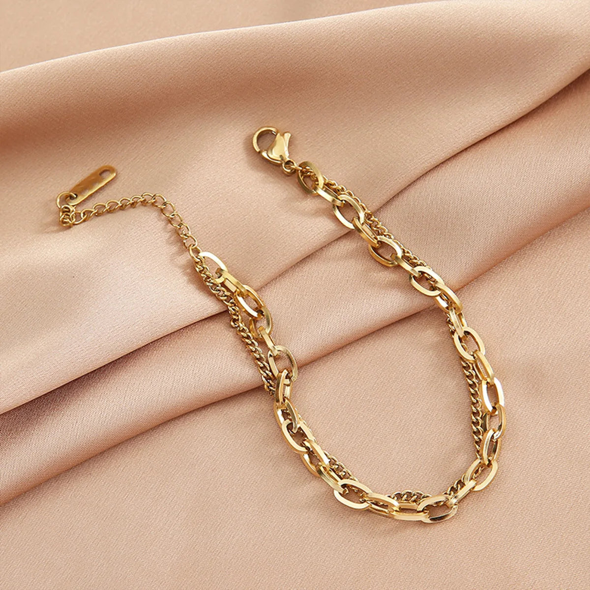 European and American niche design sense double-layer bracelet for women, cool and light luxury in Instagram, simple European an