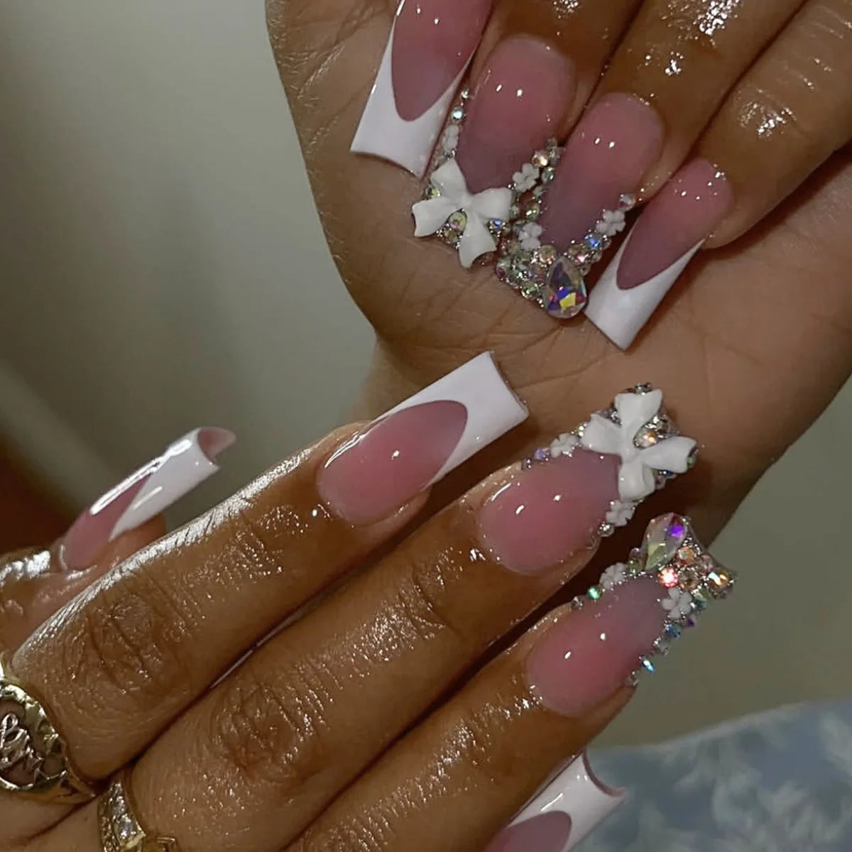 24pcs Nude Pink False Nails Patches 3D Bowknots Flower Press On Nails 2024 New Wearable White French Style Fake Nail Tips