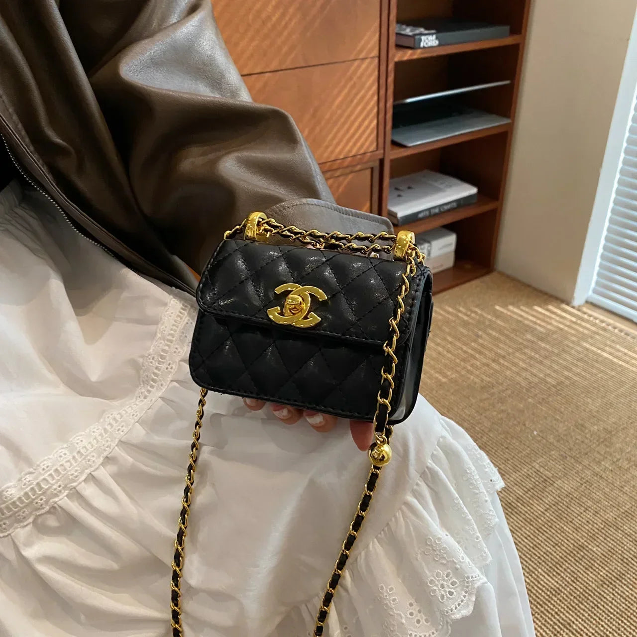 2025 New Arrival! Women's High-Quality Textured Small Square Bag - Trendy Chain Shoulder Design, Versatile for All Occasions