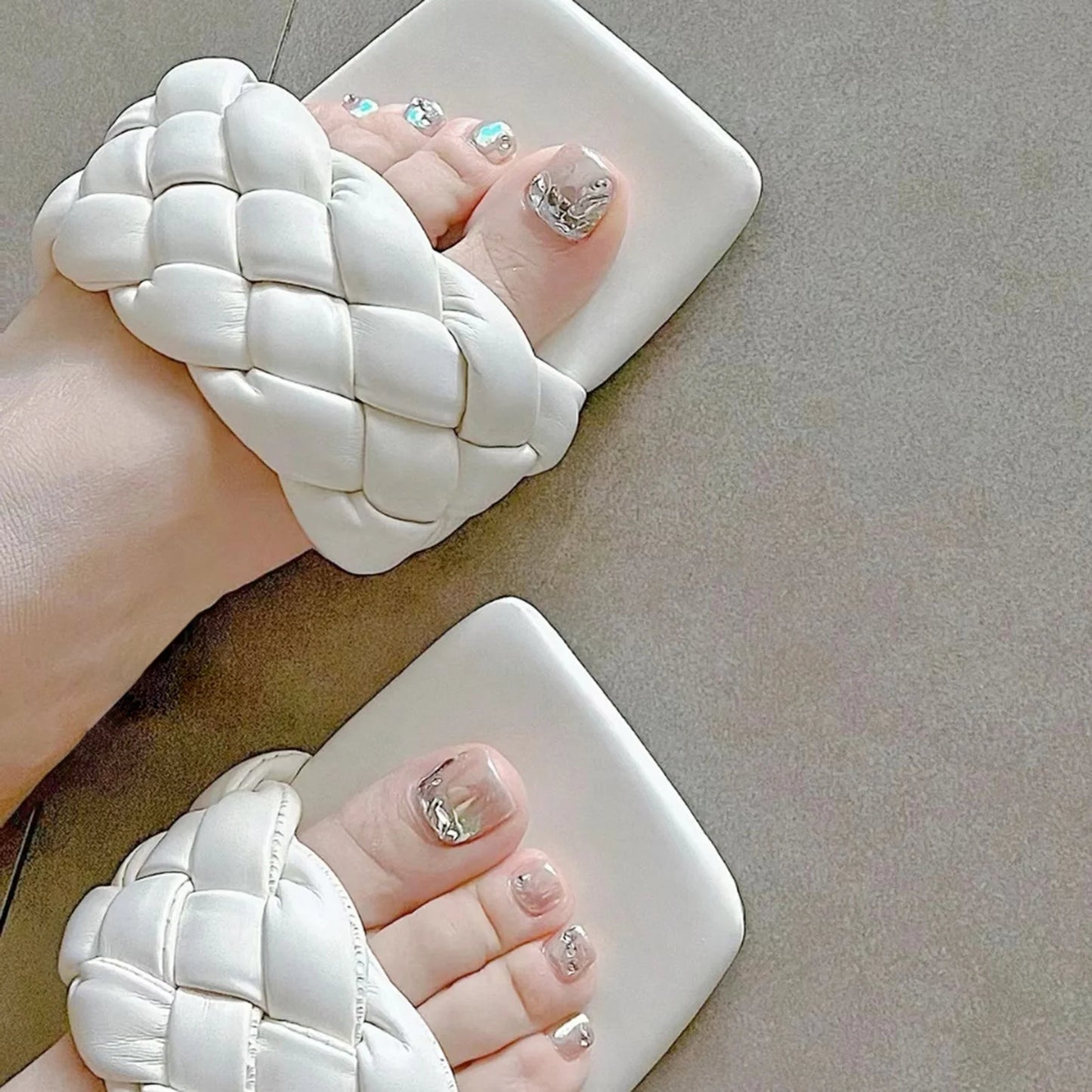 24pcs French False Toenails Glitter Diamond Decor Fake Toe nails Wearable Detachabe Ins Simple Summer Press on Nails for foot